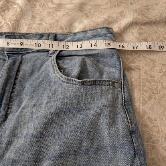 Boohoo Jeans Wide slit leg mid rise. 10 - Picture 6 of 11